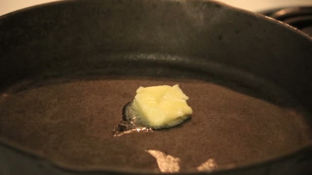 hierro fundido derrite mantequilla
 - Metraje, vídeo