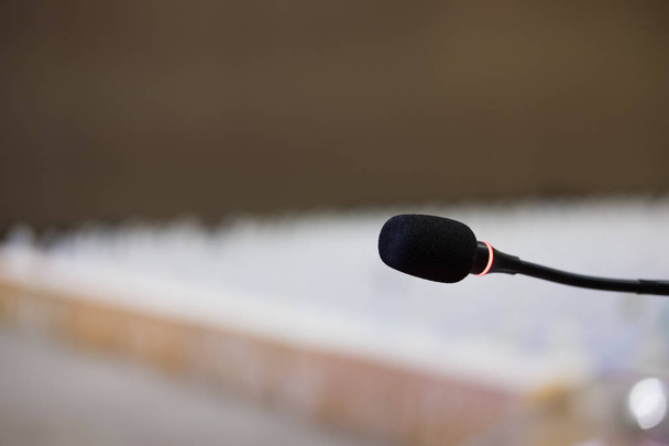 microphone in modern conference hall interior with white chairs. - Foto, Imagem
