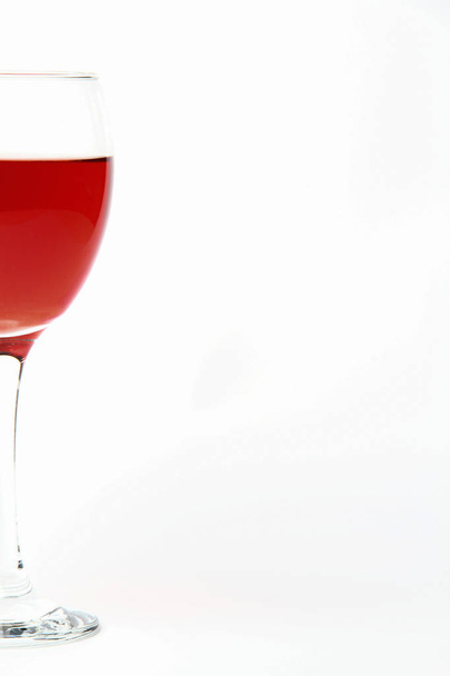полукрасный бокал вина
 - Фото, изображение