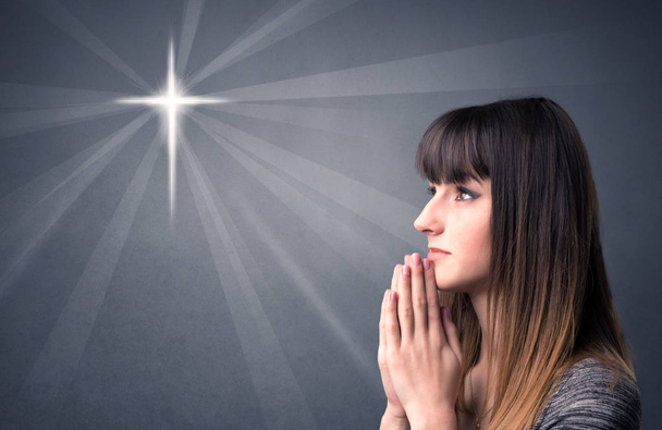 Modlit se dívka koncept - Fotografie, Obrázek