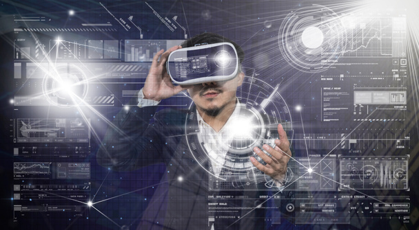 Empresario con gafas de realidad virtual
 - Foto, imagen
