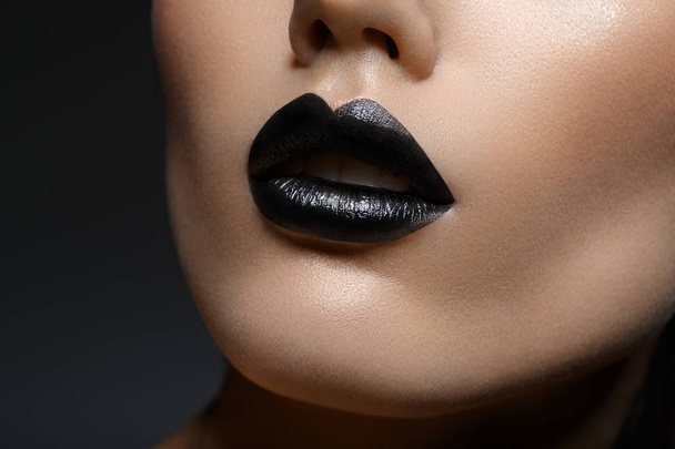 Woman with black lips - Foto, Imagem
