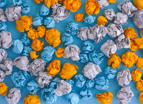 Fondo de bolas de papel arrugado colorido
 - Foto, imagen