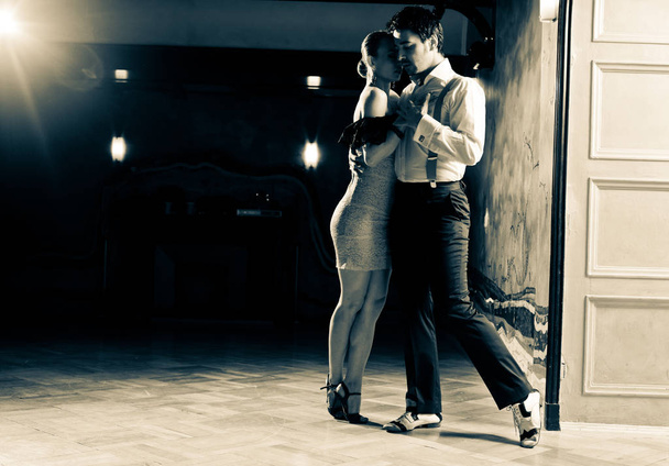 Аргентинська танго танець
 - Фото, зображення
