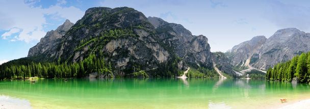 Lac de Braies, Dolomites. Italie
. - Photo, image