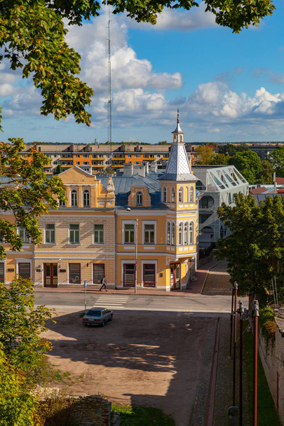 Rakvere widok miasta z wzgórza zamkowego - Zdjęcie, obraz