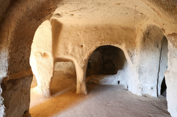 Jeskynní kostel v údolí Zelve, Kappadokie - Fotografie, Obrázek