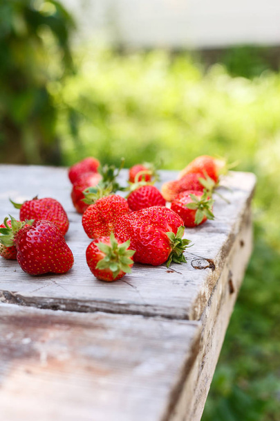 ripe fresh strawberries - 写真・画像