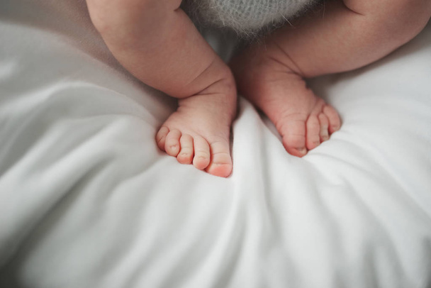 baby feets close up photo - Foto, afbeelding
