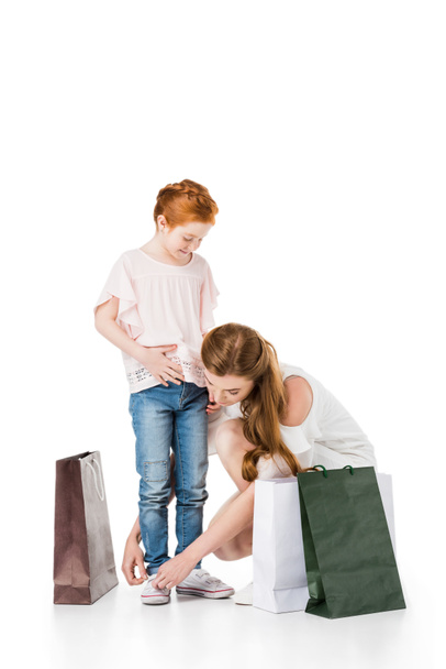 matka i córka z torby na zakupy - Zdjęcie, obraz
