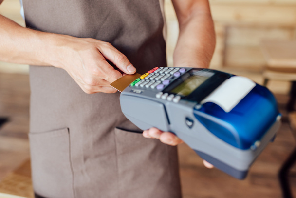 waiter with payment terminal - Photo, Image