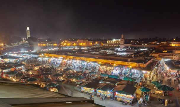 Widok placu Dżamaa, placu i rynek w Marrakeszu  - Zdjęcie, obraz