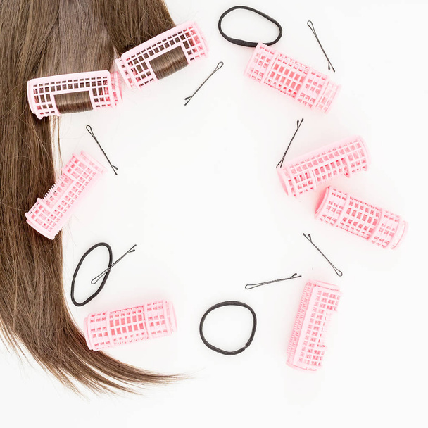 Acessórios de cabelo, encrespadores de mulher
 - Foto, Imagem