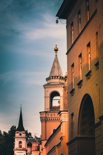 Dzwonnica, w sercu dzielnicy hiistorical w Moskwie - Zdjęcie, obraz