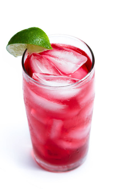 cocktail rosso con lime
  - Foto, immagini