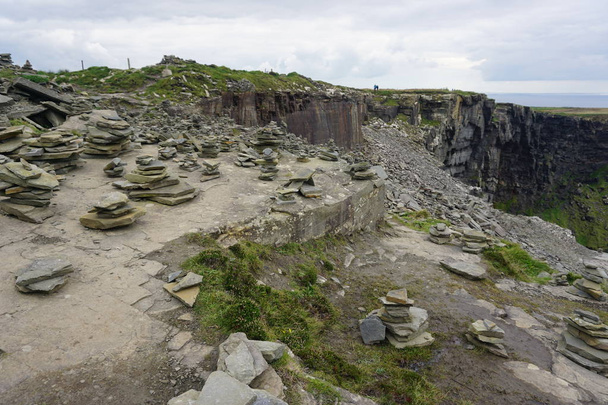 Stone arrangements on a cliff - Photo, Image