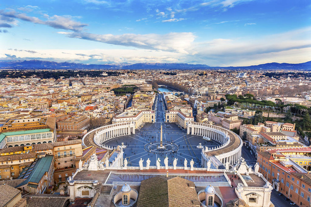 Saint Peter's Square Statues Roof Saint Vatican Rome Italy  - Fotó, kép