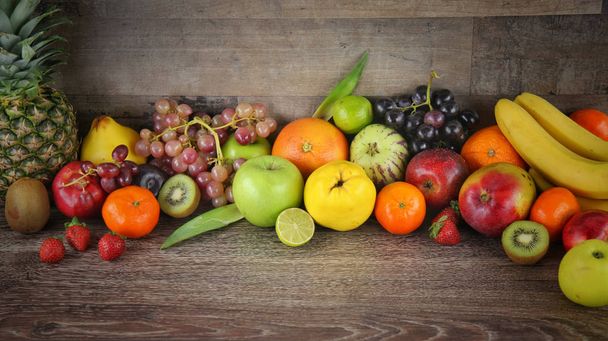 Healty mistura orgânica de composição de frutas
 - Foto, Imagem
