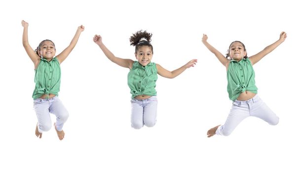 Несколько фотографий счастливой девушки, прыгающей в воздух
 - Фото, изображение