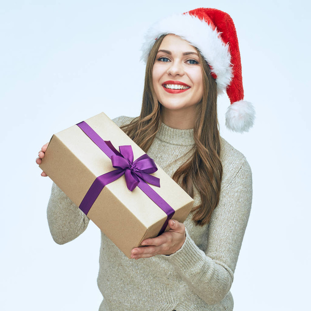 businesswoman in christmas hat holding box  - Zdjęcie, obraz