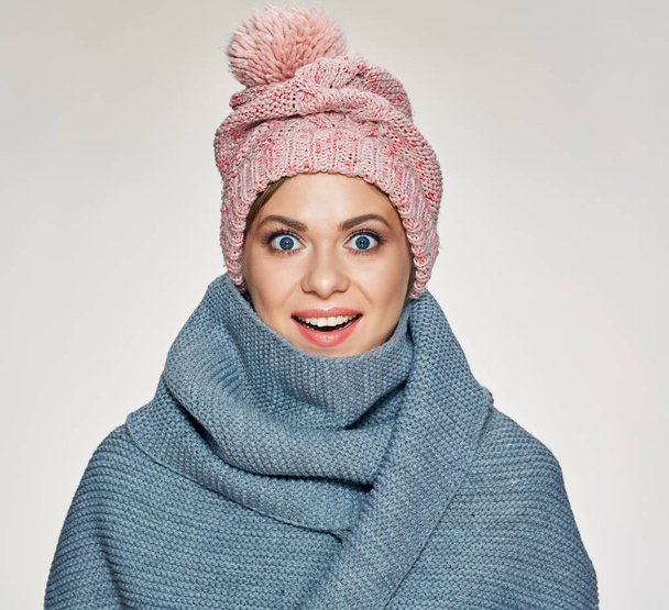 smiling woman wearing warm clothes - Foto, Imagen