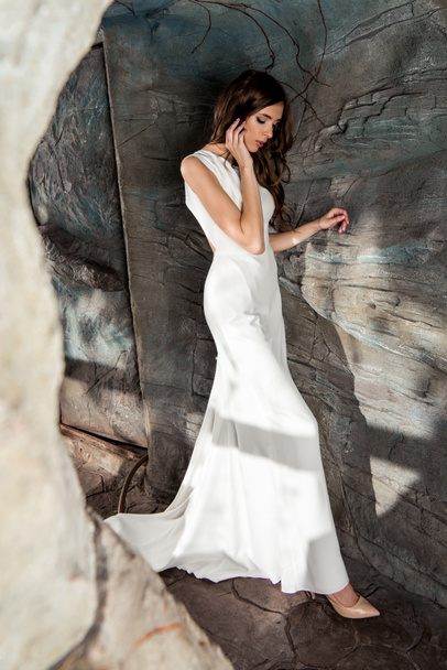 woman in white dress - Zdjęcie, obraz