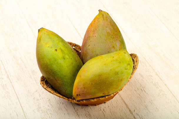 Trópusi gyümölcs mangó - Fotó, kép