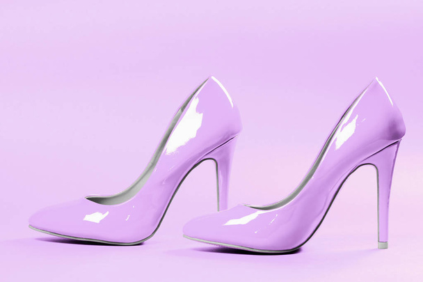 chaussures violettes brillantes
 - Photo, image