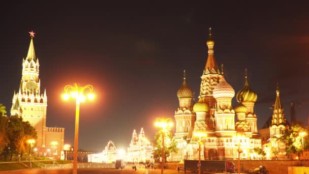 der Moskauer Kreml und der Tempel der Seligen des Basilikums in der Nacht - Filmmaterial, Video