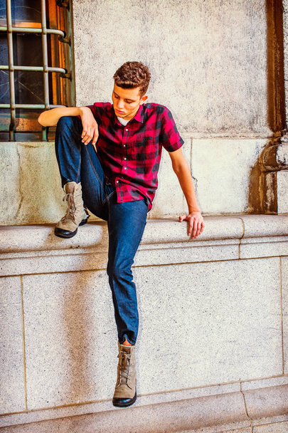 Young American Man Thinking Outside in New York - Valokuva, kuva