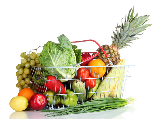 Свежие овощи и фрукты в металлической корзине изолированы на белом
 - Фото, изображение