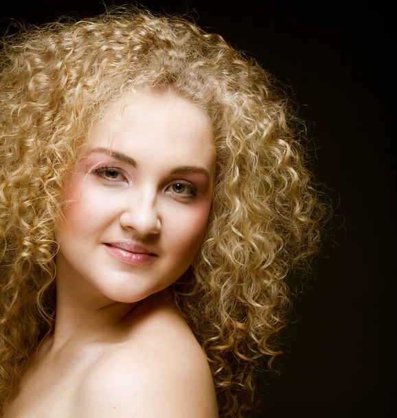 blonde with curly hair - Φωτογραφία, εικόνα