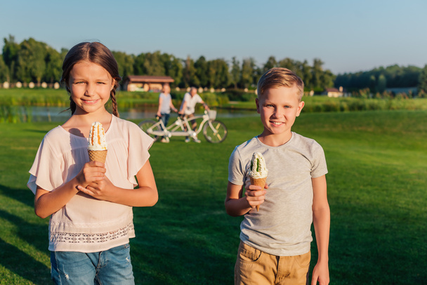 Bambini con gelato
 - Foto, immagini