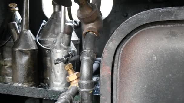 バルブの古い鉄道の蒸気エンジン - 映像、動画