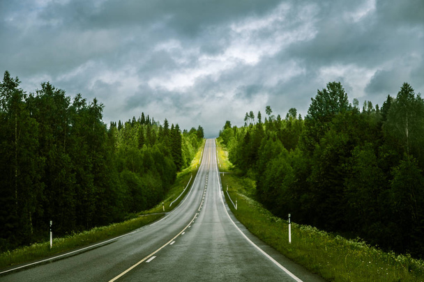 Via Karelia road na Finlândia
 - Foto, Imagem