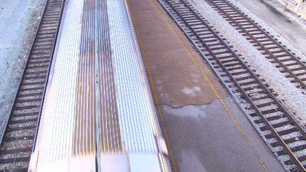 El τρένο υψηλής γωνία επιτάχυνση από - Πλάνα, βίντεο