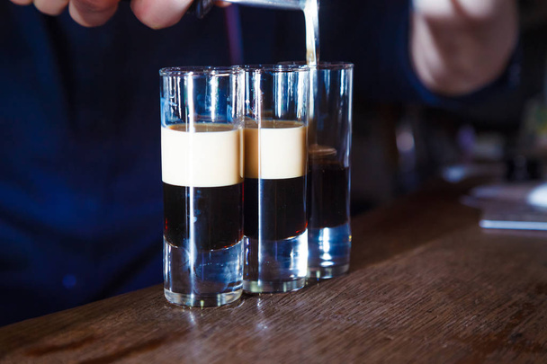 alcohol cocktail on bar - Foto, Imagen