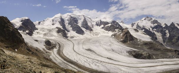 Mountain Range "Diavolezza" in the Swiss alps, Engadin, Graubunden - Foto, imagen