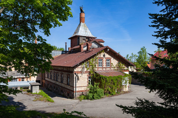 Verlaten brouwerij gebouw in Cesis, Letland. - Foto, afbeelding