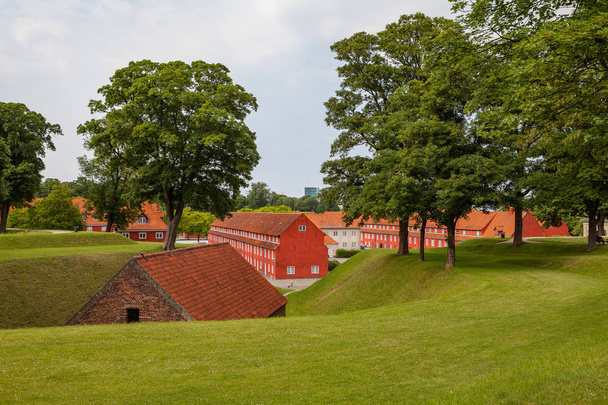 Κόκκινο αποθήκες Kastellet στην Κοπεγχάγη, Δανία - Φωτογραφία, εικόνα