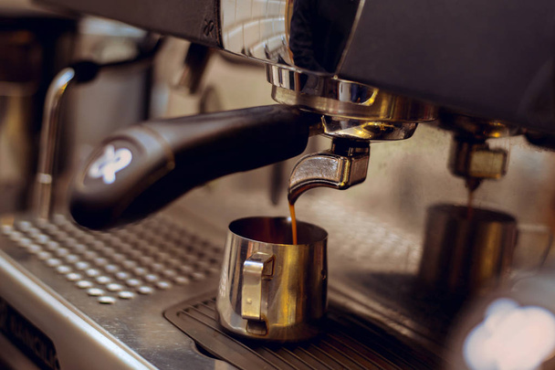 Виготовлення аромату кави бариста
 - Фото, зображення