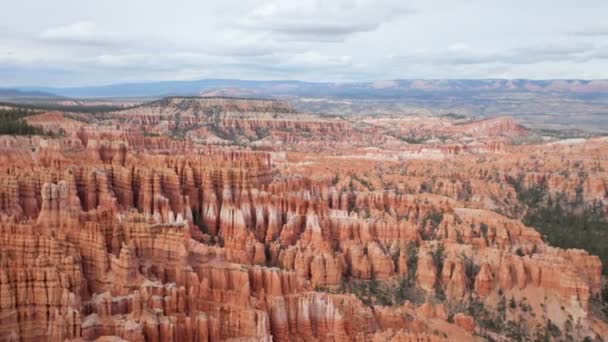 το εκπληκτικό σχηματισμοί βράχων σε bryce canyon, Γιούτα, ΗΠΑ - Πλάνα, βίντεο