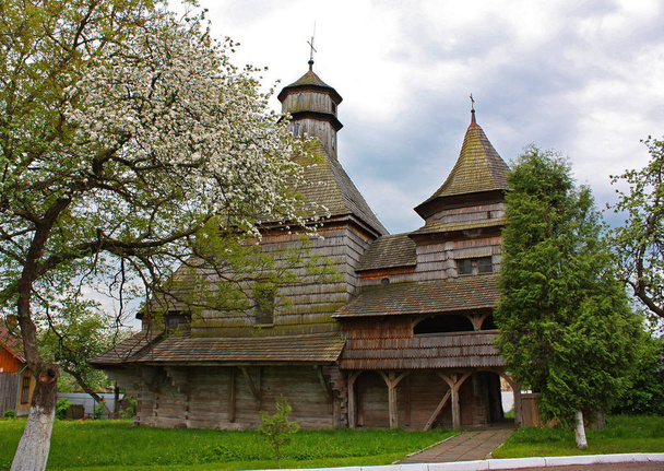 Verheffing van de Kruiskerk in Drohobych, Oekraïne - Foto, afbeelding