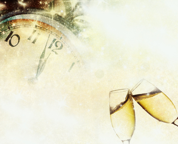 Fond vintage avec verres à champagne et horloge
 - Photo, image