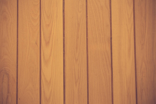 ρουστίκ ξεπερασμένο ξύλινο υπόβαθρο αχυρώνα με κόμπους και τρύπες για καρφιά - Φωτογραφία, εικόνα