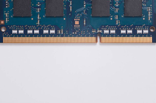 Detalle de cerca de los circuitos en un chip de memoria
 - Foto, imagen