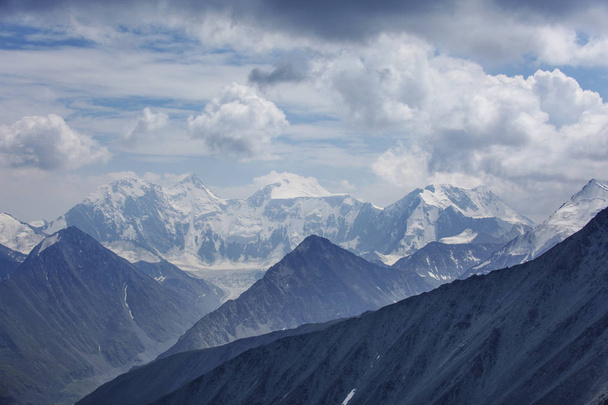 Picos nevados de la Montaña Beluha, Altai
 - Foto, imagen
