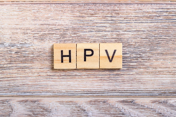 HPV Human Papillomavirus Akronym auf Holzwürfeln - Foto, Bild