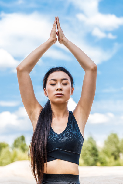 asiático yogi
 - Foto, Imagem