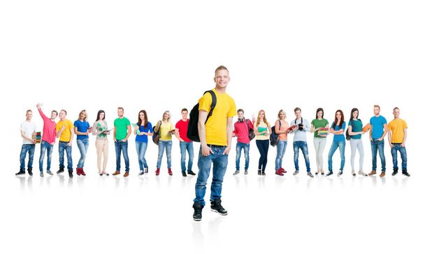 Suuri ryhmä teini-ikäisiä opiskelijoita
  - Valokuva, kuva